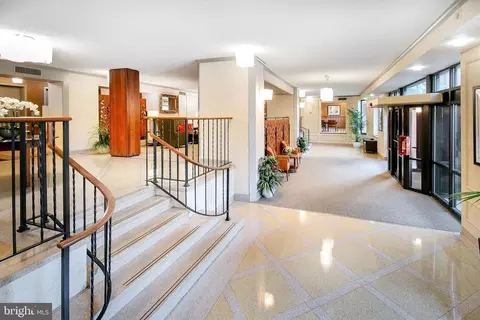 5901 Mount Eagle Dr #1101, Alexandria, VA 22303
