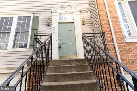 6637 Debra Lu Way, Springfield, VA 22150 photo 2