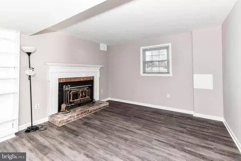 Living - 8118 Sleepy View Ln, Springfield, VA 22153 photo 9 of 12