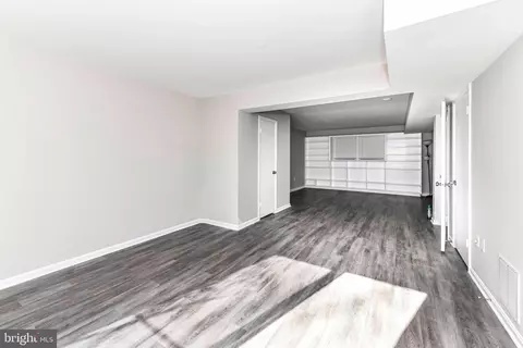 Living - 8118 Sleepy View Ln, Springfield, VA 22153 photo 12 of 12