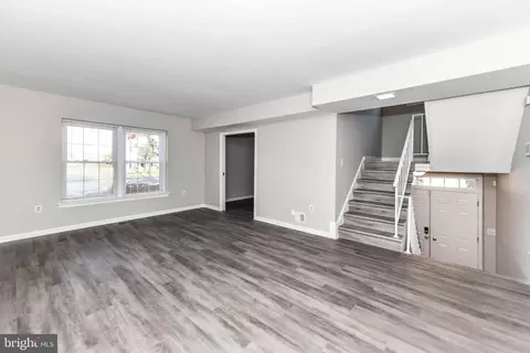 Living - 8118 Sleepy View Ln, Springfield, VA 22153 photo 1 of 12