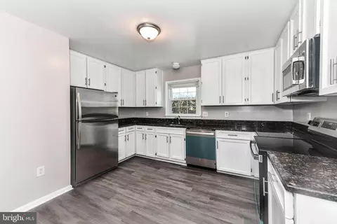 Kitchen - 8118 Sleepy View Ln, Springfield, VA 22153 photo 1 of 3