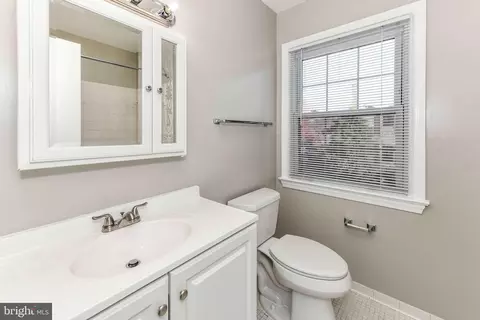 Bath - 8118 Sleepy View Ln, Springfield, VA 22153 photo 3 of 5