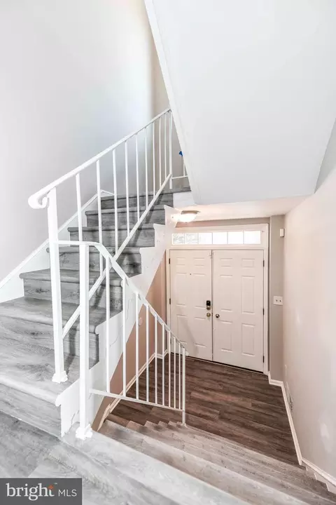 Entry Way - 8118 Sleepy View Ln, Springfield, VA 22153 photo 2 of 2