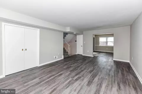 Living - 8118 Sleepy View Ln, Springfield, VA 22153 photo 5 of 12