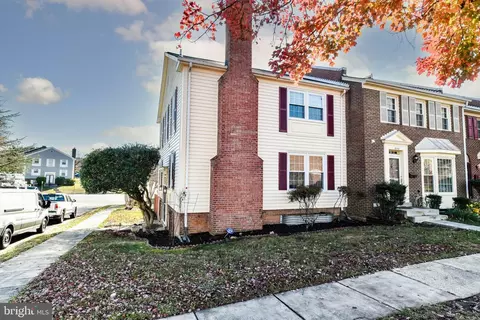 Exterior - 8118 Sleepy View Ln, Springfield, VA 22153 photo 6 of 7