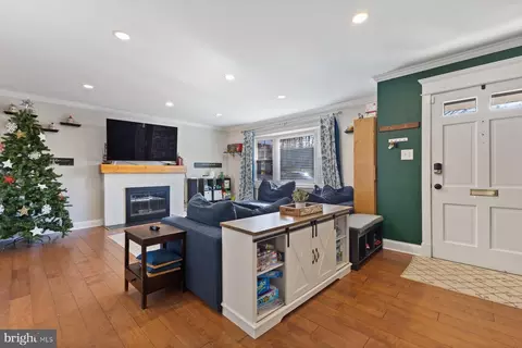 7514 Lauralin Pl, Springfield, VA 22150 photo 9