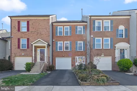 6531 Tartan Vista Dr, Alexandria, VA 22312