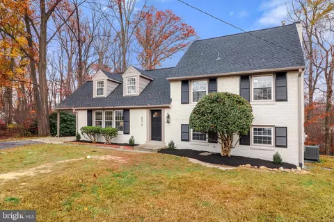 9510 Saint Charles Pl, Fairfax, VA 22032