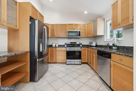 8615 Kenilworth Dr, Springfield, VA 22151 photo 14
