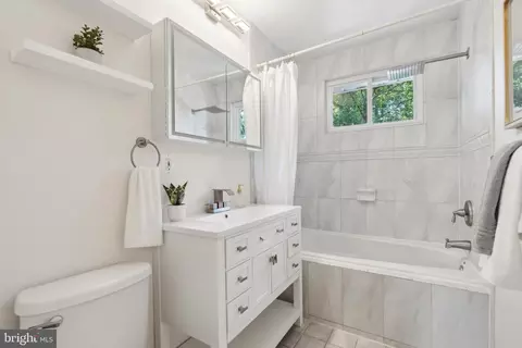 8615 Kenilworth Dr, Springfield, VA 22151 photo 6
