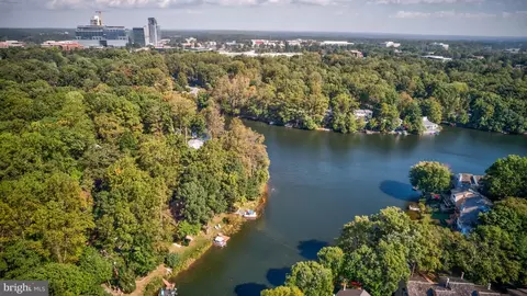 View/Area - 11419 Purple Beech Dr, Reston, VA 20191 photo 4 of 4