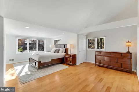 Bedroom - 11419 Purple Beech Dr, Reston, VA 20191 photo 5 of 15