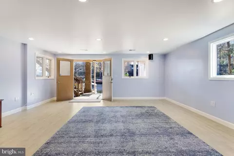 Living - 11419 Purple Beech Dr, Reston, VA 20191 photo 6 of 6