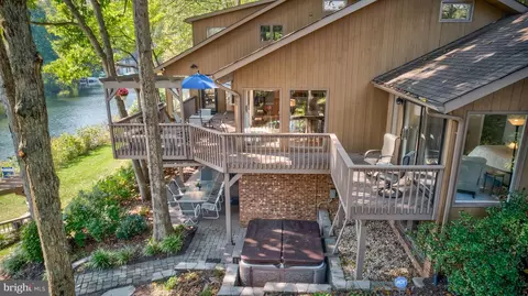 Other - 11419 Purple Beech Dr, Reston, VA 20191 photo 42 of 46