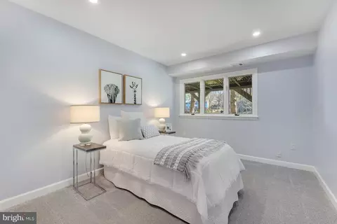 Bedroom - 11419 Purple Beech Dr, Reston, VA 20191 photo 14 of 15