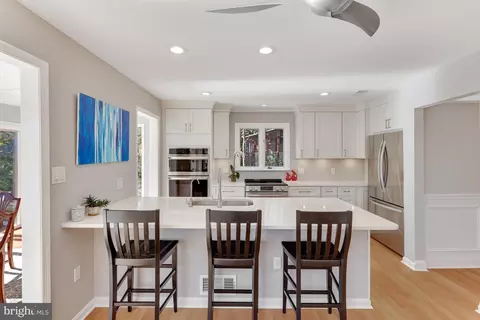 Kitchen - 11419 Purple Beech Dr, Reston, VA 20191 photo 2 of 8