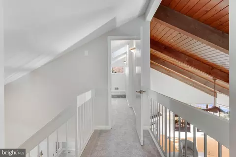 Entry Way - 11419 Purple Beech Dr, Reston, VA 20191 photo 8 of 14