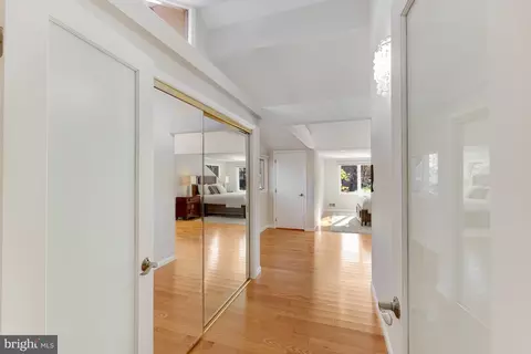 Entry Way - 11419 Purple Beech Dr, Reston, VA 20191 photo 9 of 14