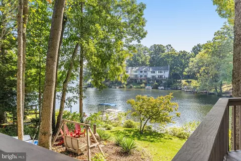 Exterior - 11419 Purple Beech Dr, Reston, VA 20191 photo 8 of 16