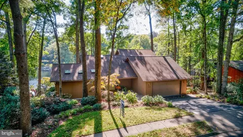 11419 Purple Beech Dr, Reston, VA 20191