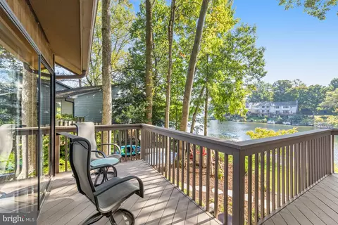 Exterior - 11419 Purple Beech Dr, Reston, VA 20191 photo 7 of 16