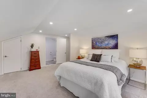 Bedroom - 11419 Purple Beech Dr, Reston, VA 20191 photo 12 of 15