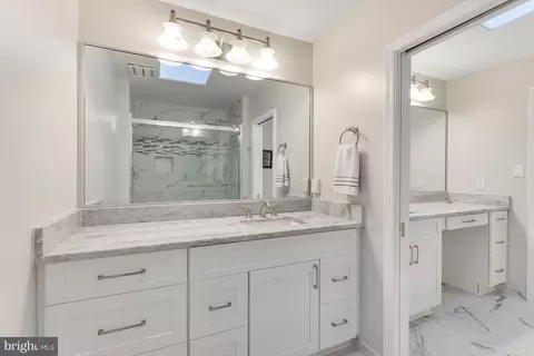 Bath - 11419 Purple Beech Dr, Reston, VA 20191 photo 2 of 14