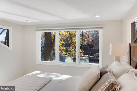 Bedroom - 11419 Purple Beech Dr, Reston, VA 20191 photo 8 of 15