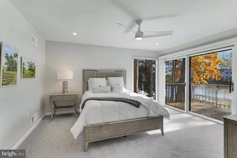 Bedroom - 11419 Purple Beech Dr, Reston, VA 20191 photo 1 of 15