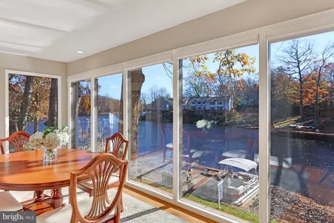 Dining - 11419 Purple Beech Dr, Reston, VA 20191 photo 5 of 6