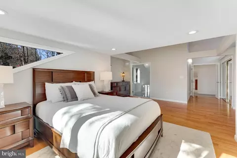 Bedroom - 11419 Purple Beech Dr, Reston, VA 20191 photo 9 of 15