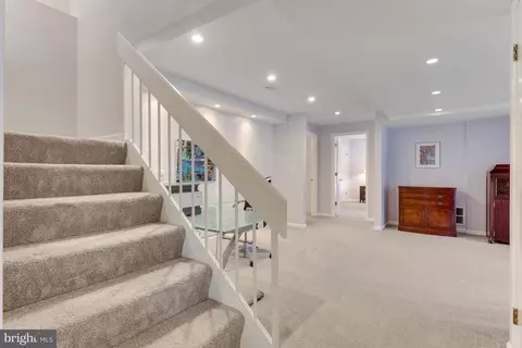 Entry Way - 11419 Purple Beech Dr, Reston, VA 20191 photo 13 of 14