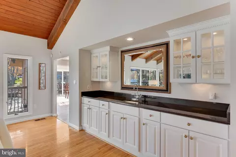 Entry Way - 11419 Purple Beech Dr, Reston, VA 20191 photo 5 of 14