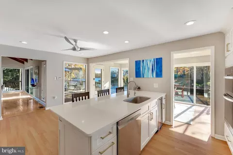 Kitchen - 11419 Purple Beech Dr, Reston, VA 20191 photo 8 of 8