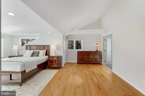 Bedroom - 11419 Purple Beech Dr, Reston, VA 20191 photo 6 of 15