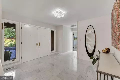 Entry Way - 11419 Purple Beech Dr, Reston, VA 20191 photo 3 of 14
