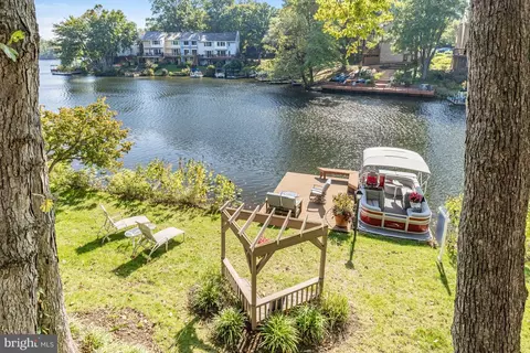 View/Area - 11419 Purple Beech Dr, Reston, VA 20191 photo 1 of 4