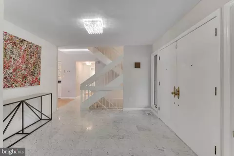 Entry Way - 11419 Purple Beech Dr, Reston, VA 20191 photo 2 of 14