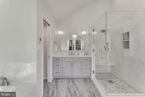 Bath - 11419 Purple Beech Dr, Reston, VA 20191 photo 6 of 14