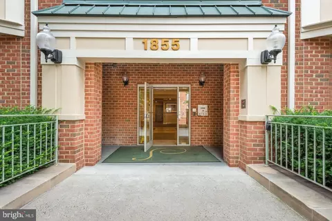 1855 Stratford Park Pl #216, Reston, VA 20190