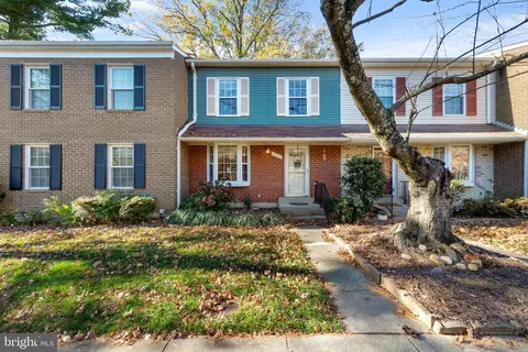 10365 Granite Creek Ln, Oakton, VA 22124