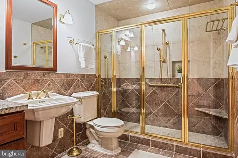 Bath - 735 Potomac River Rd, Mclean, VA 22102 photo 2 of 12