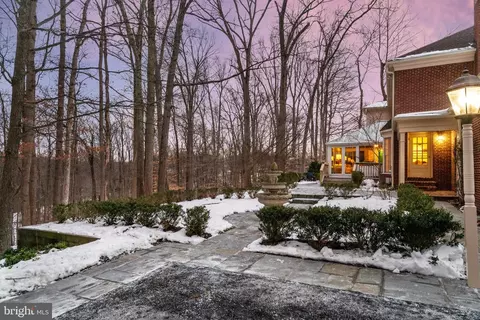 Exterior - 735 Potomac River Rd, Mclean, VA 22102 photo 11 of 25