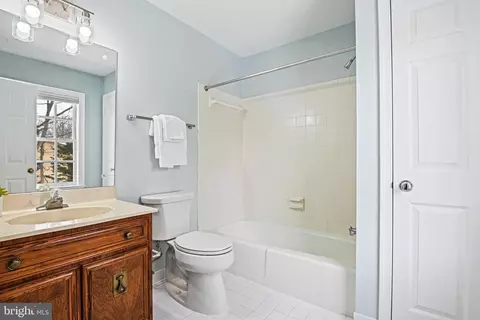 Bath - 735 Potomac River Rd, Mclean, VA 22102 photo 9 of 12