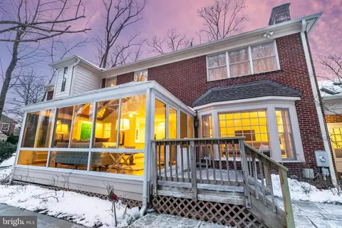 Exterior - 735 Potomac River Rd, Mclean, VA 22102 photo 9 of 25