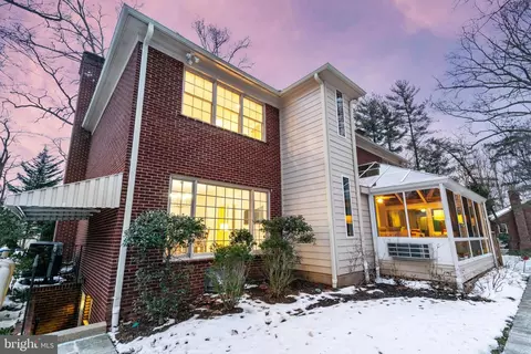 Exterior - 735 Potomac River Rd, Mclean, VA 22102 photo 8 of 25