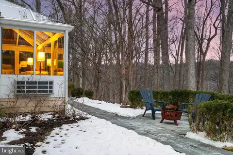 Exterior - 735 Potomac River Rd, Mclean, VA 22102 photo 10 of 25