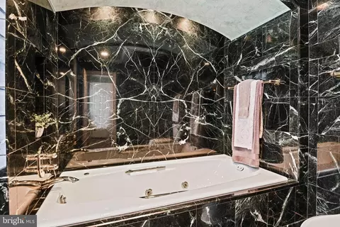 Bath - 735 Potomac River Rd, Mclean, VA 22102 photo 1 of 12