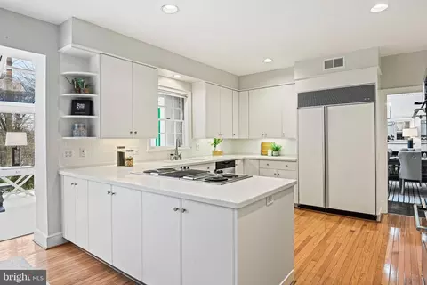 Kitchen - 735 Potomac River Rd, Mclean, VA 22102 photo 6 of 8